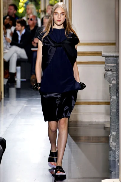 Look 12